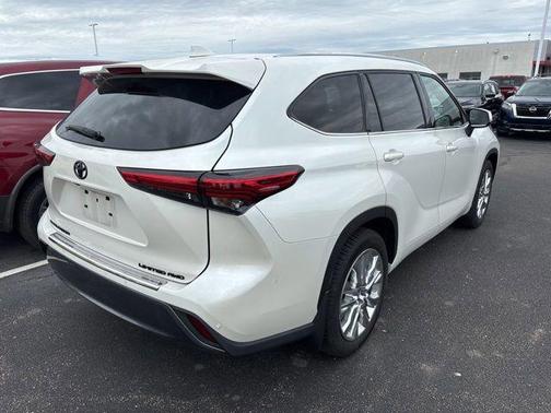 Blizzard Pearl 2021 Toyota Highlander Limited
