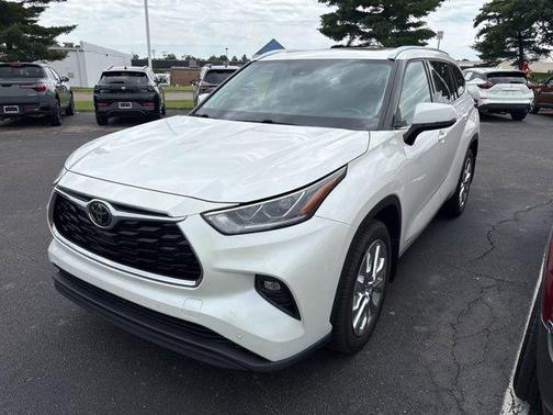 Blizzard Pearl 2021 Toyota Highlander Limited