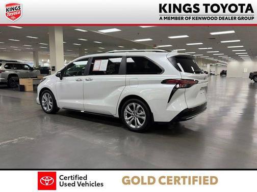 Wind Chill Pearl 2024 Toyota Sienna Platinum