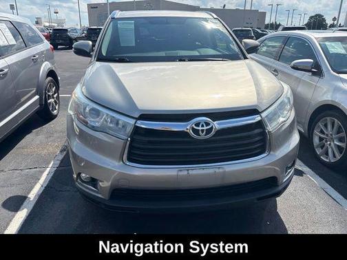 Creme Brulee 2014 Toyota Highlander Limited