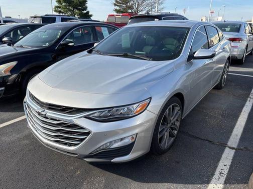 Silver Ice Metallic 2022 Chevrolet Malibu FWD Premier