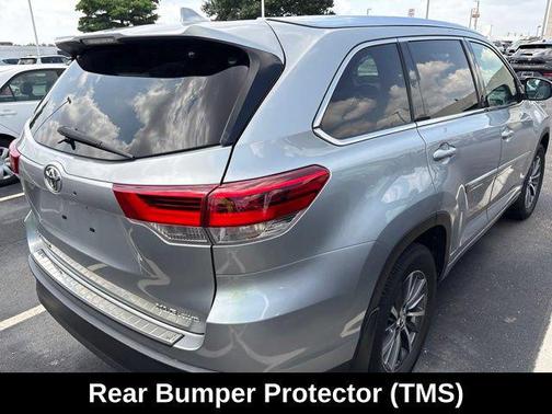Celestial Silver Metallic 2018 Toyota Highlander XLE