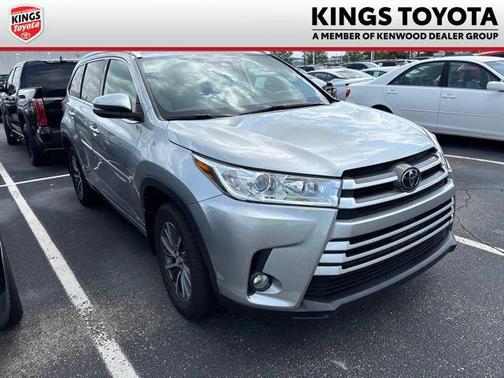Celestial Silver Metallic 2018 Toyota Highlander XLE