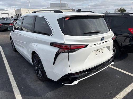 2022 Toyota Sienna XSE 7 Passenger
