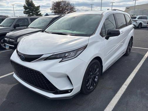 2022 Toyota Sienna XSE 7 Passenger