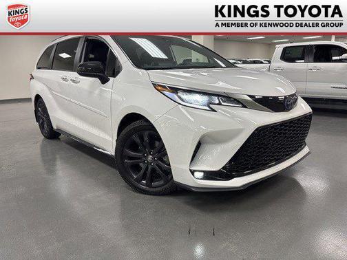 2022 Toyota Sienna XSE 7 Passenger