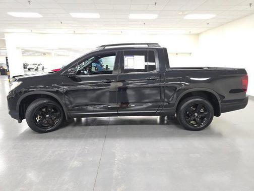 Crystal Black Pearl 2022 Honda Ridgeline Black