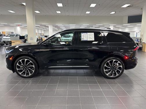 2024 Lincoln Nautilus Black Label