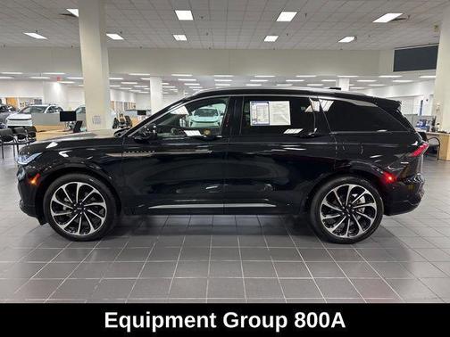 Infinite Black Metallic Clearcoat 2024 Lincoln Nautilus Black Label