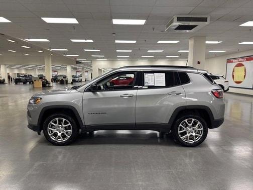 2022 Jeep Compass Latitude Lux