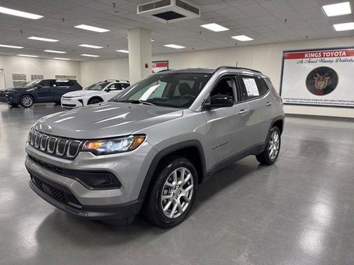 2022 Jeep Compass Latitude Lux