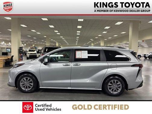 Celestial Silver Metallic 2023 Toyota Sienna XLE