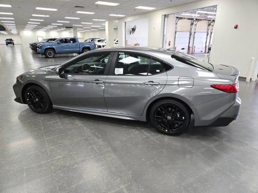 Heavy Metallic 2026 Toyota Camry SE