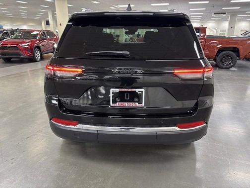 2024 Jeep Grand Cherokee Laredo