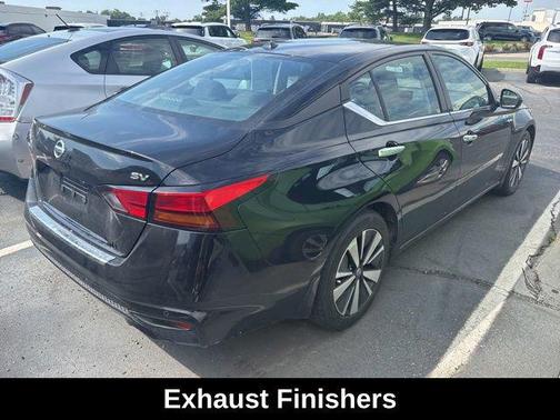Super Black 2022 Nissan Altima 2.5 SV