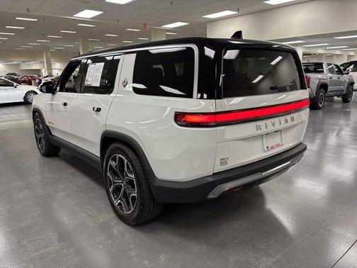 2022 Rivian R1S Launch Edition