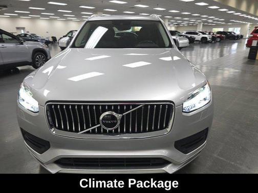 Bright Silver Metallic 2021 Volvo XC90 T5 Momentum