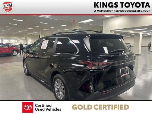 2023 Toyota Sienna XLE