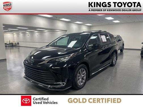 2023 Toyota Sienna XLE