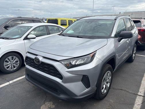 Silver Sky Metallic 2019 Toyota RAV4 LE