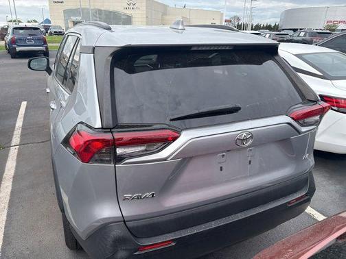 Silver Sky Metallic 2019 Toyota RAV4 LE