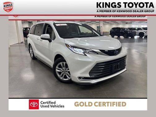 Wind Chill Pearl 2023 Toyota Sienna Limited