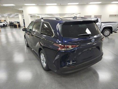 2025 Toyota Sienna XLE 7 Passenger