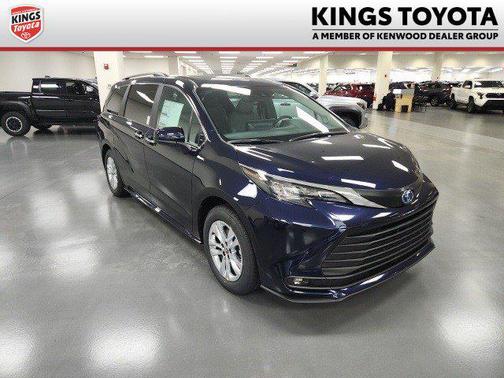 2025 Toyota Sienna XLE 7 Passenger