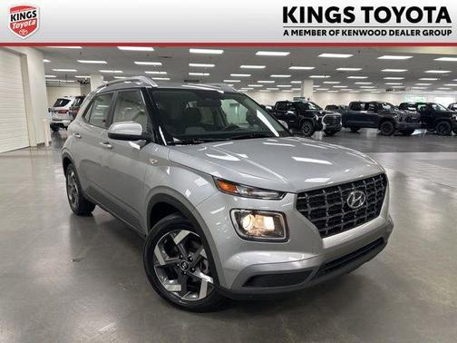 Shimmering Silver 2024 Hyundai VENUE SEL