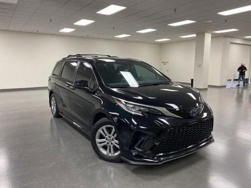 2022 Toyota Sienna XSE 7 Passenger