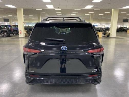 2022 Toyota Sienna XSE 7 Passenger