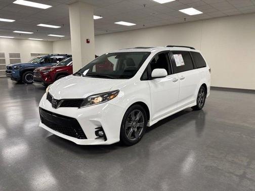 2020 Toyota Sienna SE Premium