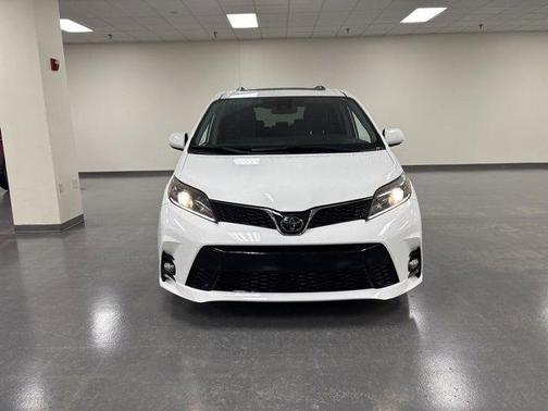 2020 Toyota Sienna SE Premium