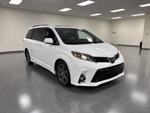 2020 Toyota Sienna SE Premium
