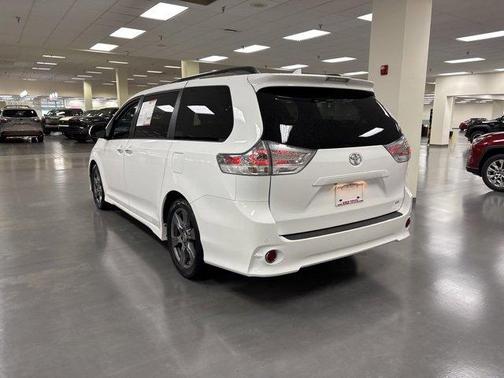 2020 Toyota Sienna SE Premium
