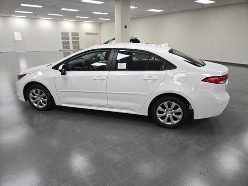 Ice 2026 Toyota Corolla LE