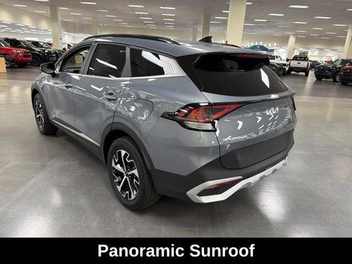 Everlasting Silver 2025 Kia Sportage EX