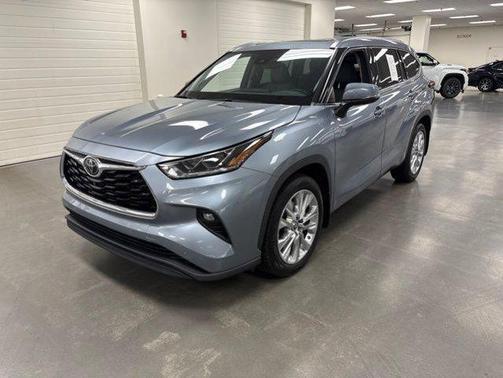 Moon Dust 2021 Toyota Highlander Limited