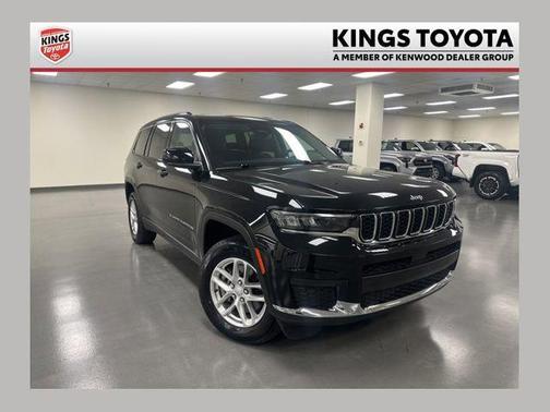 Diamond Black Crystal Pearlcoat 2023 Jeep Grand Cherokee L Laredo