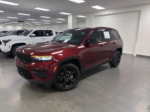 2022 Jeep Grand Cherokee Altitude