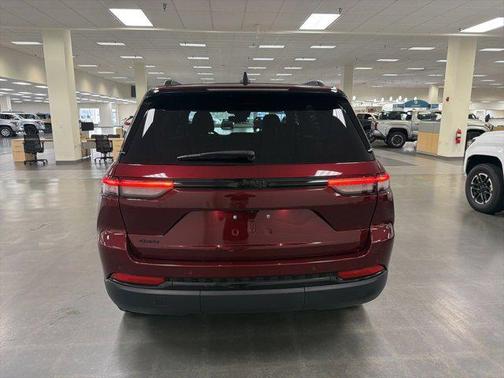 2022 Jeep Grand Cherokee Altitude