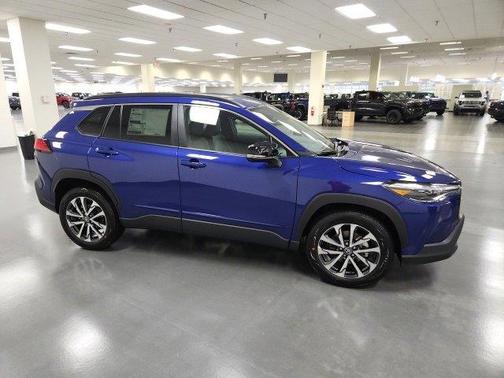 2025 Toyota Corolla Cross XLE