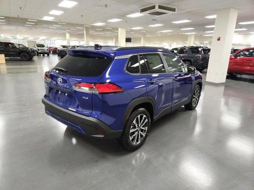 2025 Toyota Corolla Cross XLE