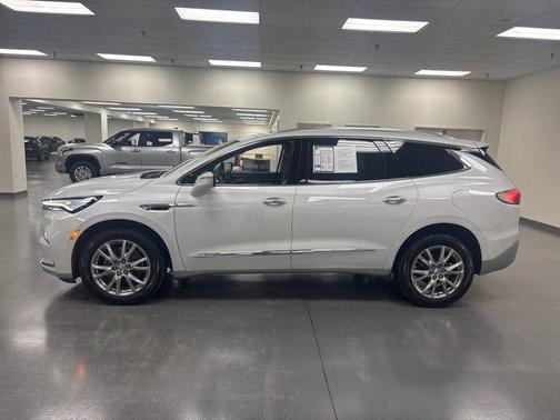 2023 Buick Enclave Essence AWD