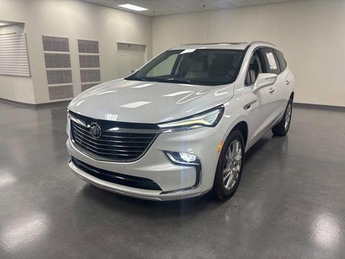 2023 Buick Enclave Essence AWD