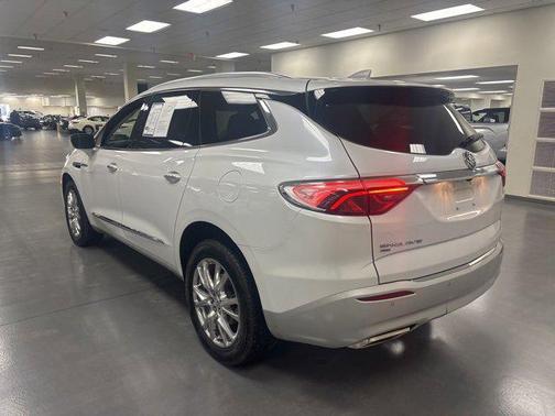 2023 Buick Enclave Essence AWD