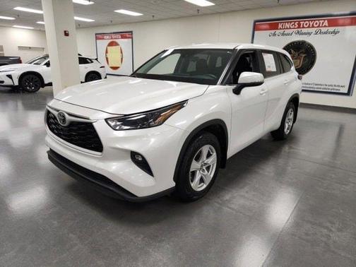 2024 Toyota Highlander LE