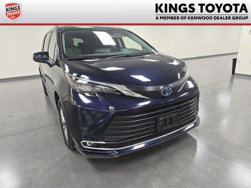 2024 Toyota Sienna XLE