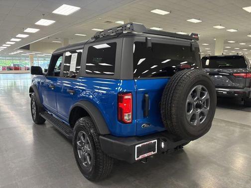 Velocity Blue Metallic 2024 Ford Bronco Big Bend
