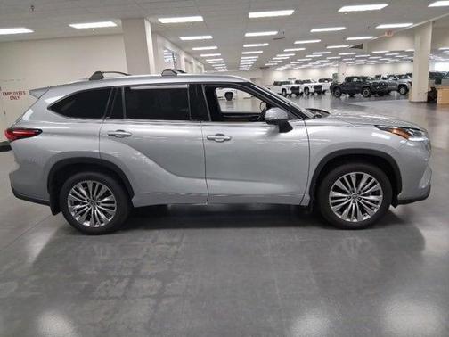 2024 Toyota Highlander Platinum